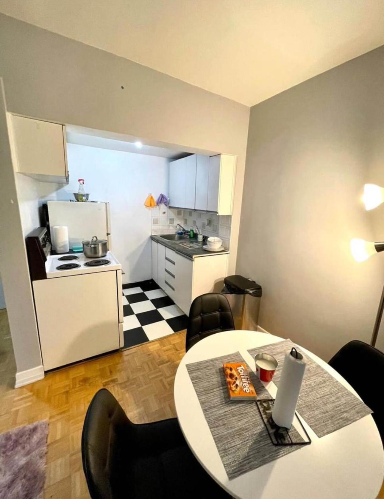 Affordable Cuttie 4 Persons 2 Beds In Downtown Apartamento Montréal Exterior foto